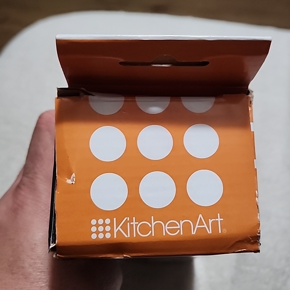 Adjustable Auto-Measure Dispenser - Black - Picture 3 of 3